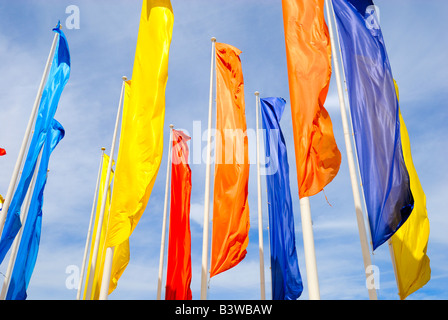 Bandiere al di fuori del Centro Culturale di Belem, Lisbona, Portogallo Foto Stock