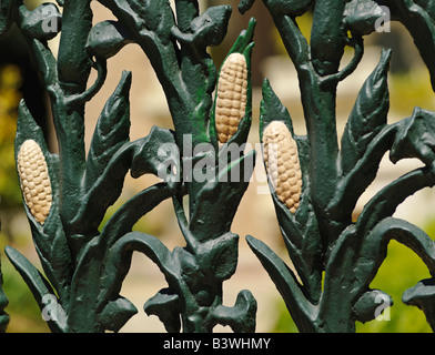 Stati Uniti d'America,Louisiana,New Orleans,Quartiere Francese,FERRO BATTUTO recinzione decorate con un design in cornstalk Quartiere Francese Foto Stock