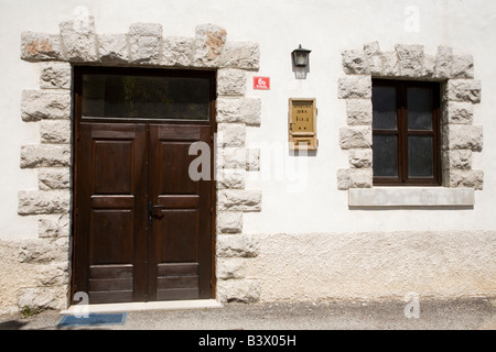 Apartma Jera guesthouse in tipica casa di pietra calcarea Stanjel regione carsica della Slovenia Foto Stock