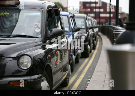 Taxi rank in un quartiere finanziario. Foto Stock