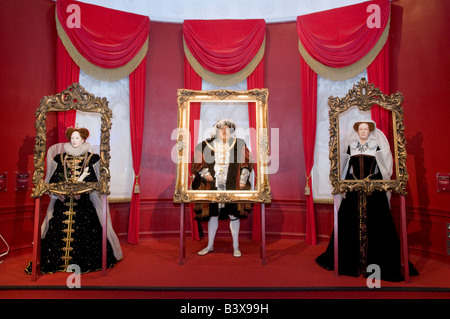 Modelli Waxwork della Regina Elisabetta I Henry VIII e la regina Maria ho al Madame Tussauds di Londra, Regno Unito Foto Stock