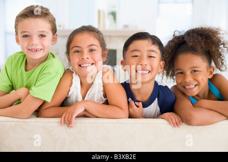 Un gruppo di giovani amici insieme Foto Stock