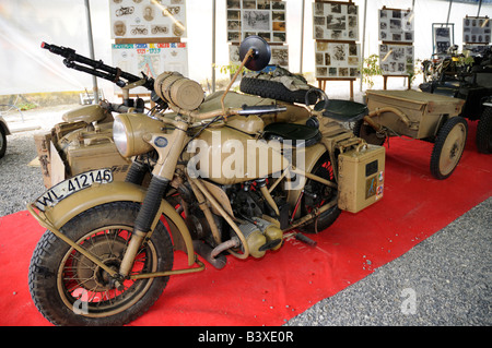 Autentica BMW Moto nel deserto il camuffamento utilizzato dall'esercito tedesco in WW2 con la pistola montata sul lato macchina Foto Stock