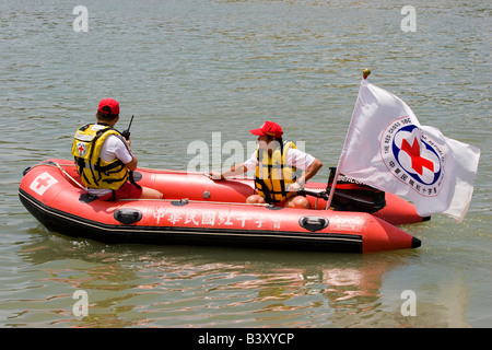 Bagnini in gomma barca Zodiac Dajia Riverside Park, Taipei, Taiwan, Repubblica della Cina (ROC) Foto Stock