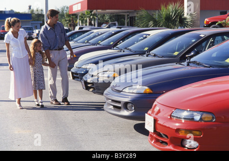 Famiglia shopping per auto, Miami Foto Stock