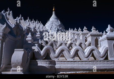 La Pagoda Settawya (completato nel 1811) in Mingun, vicino a Mandalay in Myanmar Foto Stock