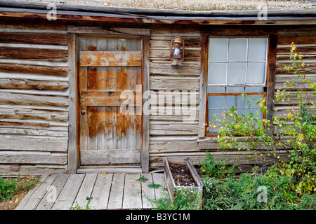 Porte di ingresso nella vecchia casa storica Nevada City Montana Foto Stock