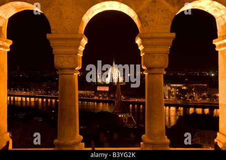 Il Parlamento visto dal Bastione dei Pescatori Foto Stock
