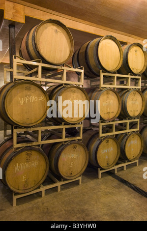 NA; USA; Oregon; Willamette Valley; Dundee; Winderlea botti da vino Foto Stock