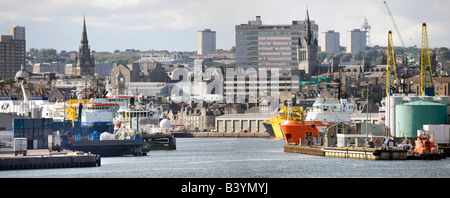 Aberdeen Centro Porto, porto & docks, navi, spedizione off-shore porta olio capitale d'Europa, Aberdeenshire, Scotland, Regno Unito Foto Stock