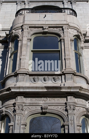 Art Nouveau caratteristiche sulle abitazioni residenziali a Bruxelles Belgio Foto Stock