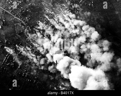 Eventi, Seconda guerra mondiale / seconda guerra mondiale, guerra aerea, Germania, bombardieri britannici Avro Lancaster oltre un obiettivo in Germania, fine 1944 / inizio 1945, Foto Stock