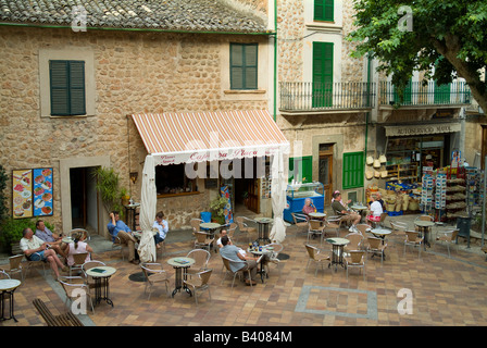 Piazza principale, Fornalutx, Mallorca, Baleares, Spagna Foto Stock
