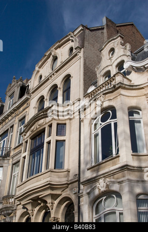 Art Nouveau caratteristiche sulle abitazioni residenziali a Bruxelles Belgio Foto Stock