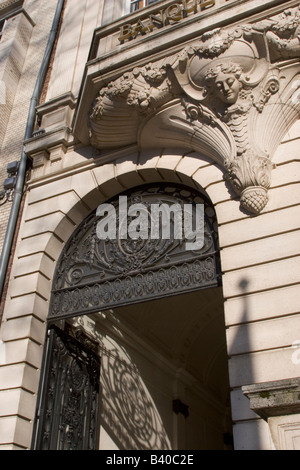 Art Nouveau caratteristiche sulle abitazioni residenziali a Bruxelles Belgio Foto Stock