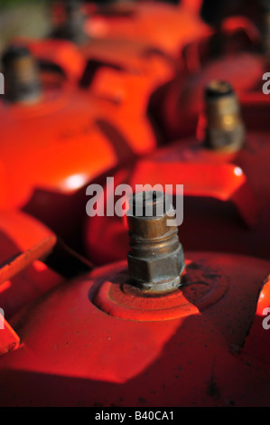 Il vecchio arancione cilindri di butano Foto Stock