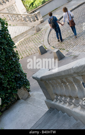 Le strade caratteristiche nel quartiere di Montmartre a Parigi Foto Stock