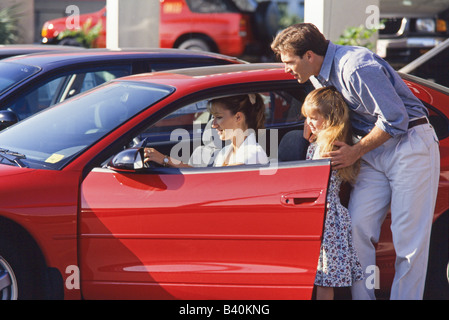 Famiglia shopping per auto, Miami Foto Stock