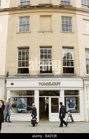 Toni e Guy salone di parrucchiere in New Bond Street Bath Inghilterra Foto Stock