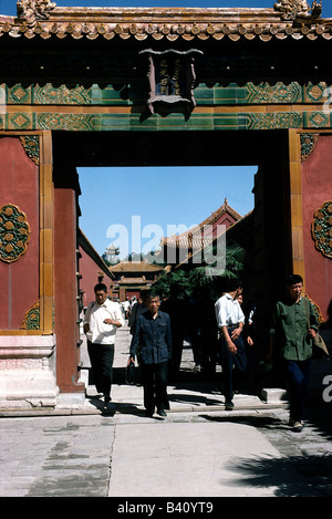 Geografia / viaggi, Cina, Pechino, palazzo imperiale, gate con i visitatori, UNESCO World Heritage Site, Foto Stock