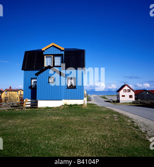 Geografia / viaggi, Norvegia, Vesteralen, isola Andoya, Andenes, blu frame-house, edificio di nuova costruzione, Architettura, casa del telaio, Foto Stock