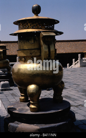 Geografia / viaggio, Cina, Pechino, palazzo dell'imperatore, grande bruciatore di incenso, ottone, Patrimonio Mondiale dell'UNESCO / Siti, Foto Stock