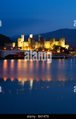 Conway castello di notte Conway Galles Foto Stock