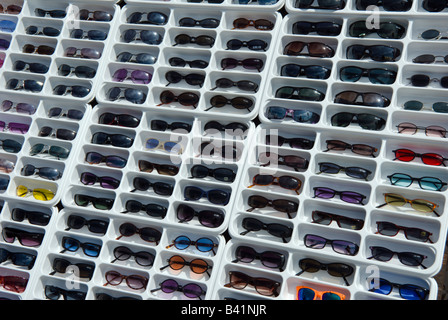 La spiaggia di Venezia Los Angeles CA California Ocean Front Walk Boardwalk marciapiede retail gli occhiali da sole sul display per la vendita Foto Stock