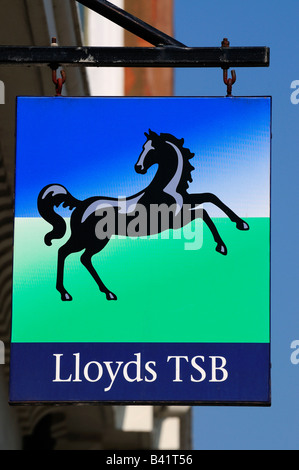 Lloyds Bank ,TSB cavallo nero segno oscillante Foto Stock