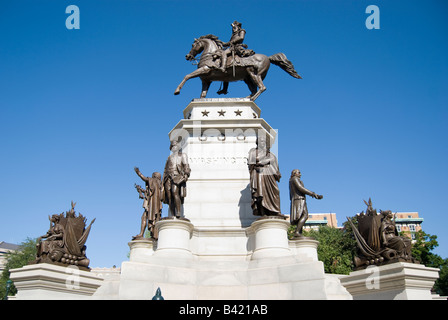 George Washington monumento equestre sui motivi del Campidoglio di Richmond, Virginia. Foto Stock