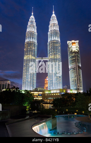 Asia, Malaysia, Selangor Stato, Kuala Lumpur, KLCC, Kuala Lumpur City Centre di sviluppo urbano che include il KLCC Park Foto Stock