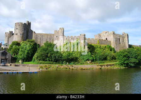 Pembroke Castle, Pembroke, Pembrokeshire, Wales, Regno Unito Foto Stock