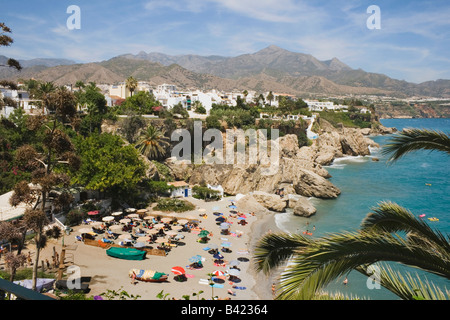 Nerja Malaga Costa del Sol Spagna vista della spiaggia di Calahonda Foto Stock