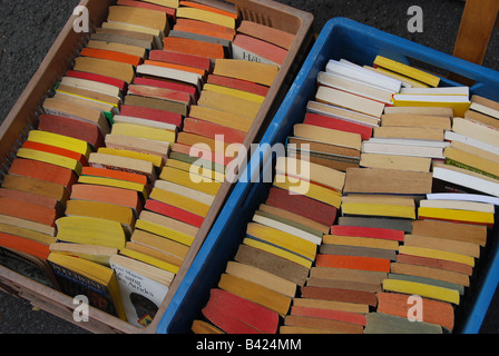 Raccolta mista di seconda mano libri a Braderie Lille Francia Foto Stock