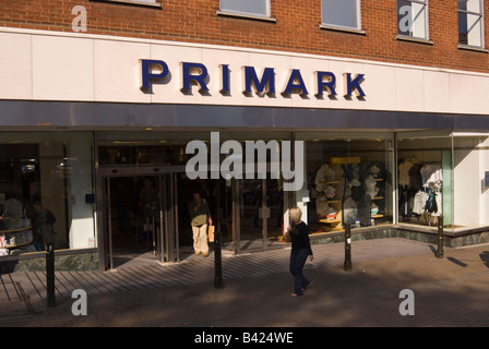 Primark negozio di abbigliamento a Norwich, Norfolk, Regno Unito Foto Stock