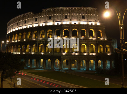 Il grande Colosseo, Roma, Italia Foto Stock