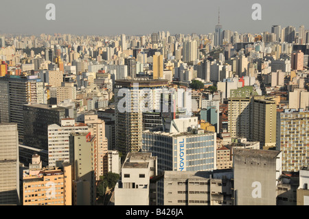 Sao Paulo vista dal tetto del Palazzo Italia Brasile Foto Stock