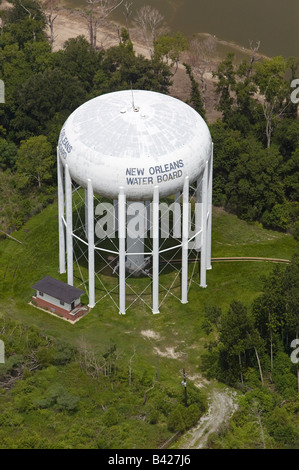 Al di sopra dell'antenna di New Orleans in Louisiana Scheda Acqua torre d'acqua serbatoio di contenimento Foto Stock