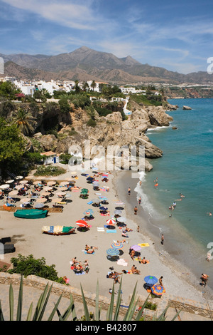 Nerja Malaga Costa del Sol Spagna vista della spiaggia di Calahonda Foto Stock