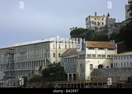 Isola di Alcatraz, ex massima sicurezza penitenziario soprannominato 'rock', come si vede in avvicinamento da San Francisco Bay. Foto Stock