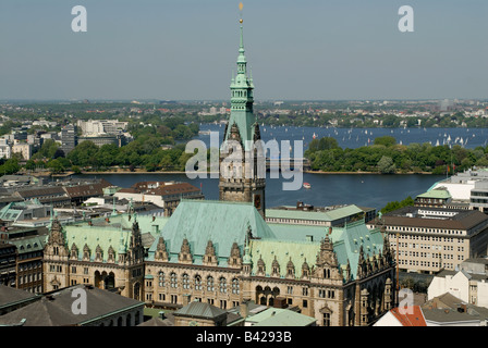 Gli occhi di uccelli vista dal municipio di Amburgo in background l'Alster Amburgo Germania Foto Stock