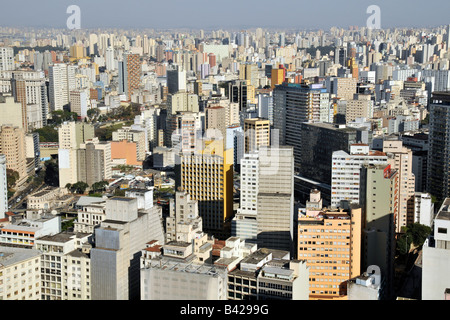 Sao Paulo vista dal tetto del Palazzo Italia Brasile Foto Stock