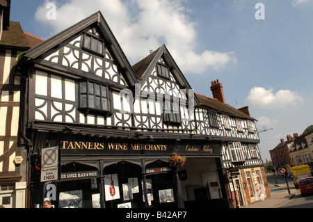 I conciatori commercianti di vino sul Wyle Cop a Shrewsbury Shropshire England Regno Unito Foto Stock