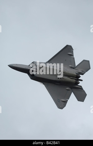 Moderno e stealth american jet da combattimento F Raptor gira - Arctic Thunder airshow 2008 - Anchorage - Alaska - USA Foto Stock