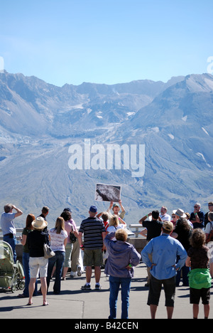 Un ranger interpretativa fornisce una presentazione a Mt. Sant Helens Johnston Ridge Centro Visitatori. Foto Stock