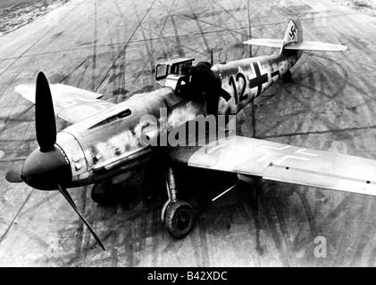 Eventi, Seconda guerra mondiale / seconda guerra mondiale, guerra aerea, aereo, aereo da combattimento tedesco Messerschmitt Bf 109 G sulla pista, estate 1943, Foto Stock