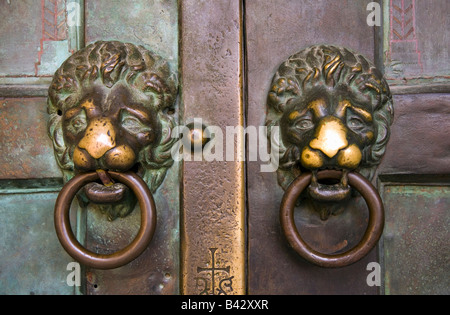 Sant'Andrea Chiesa porta battenti in Amalfi, Italia, Europa, una cittadina in provincia di Salerno, nella regione Campania, Italia, Foto Stock