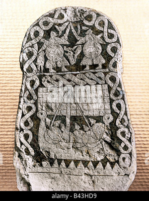 Medioevo i vichinghi, rune, pietra runica raffiguranti guerrieri, Smiss, Gotland (Svezia), circa 800 AD, Viking, storico, storico Foto Stock