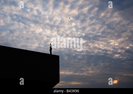 Antony Gormley figura permanente sulla parte del South Bank Centre di Londra 2007 Foto Stock