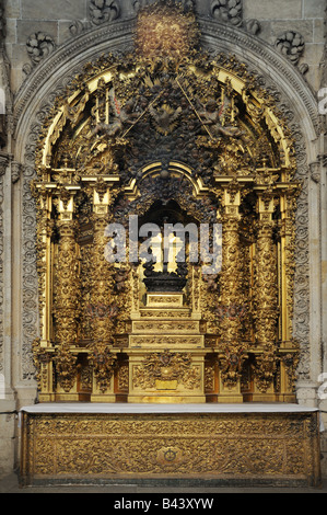 Colpevolezza Alatar pezzo nuova Cattedrale Salamanca Spagna Retablo del Cristo de las Batallas altare e famosa xi secolo crocifisso Foto Stock